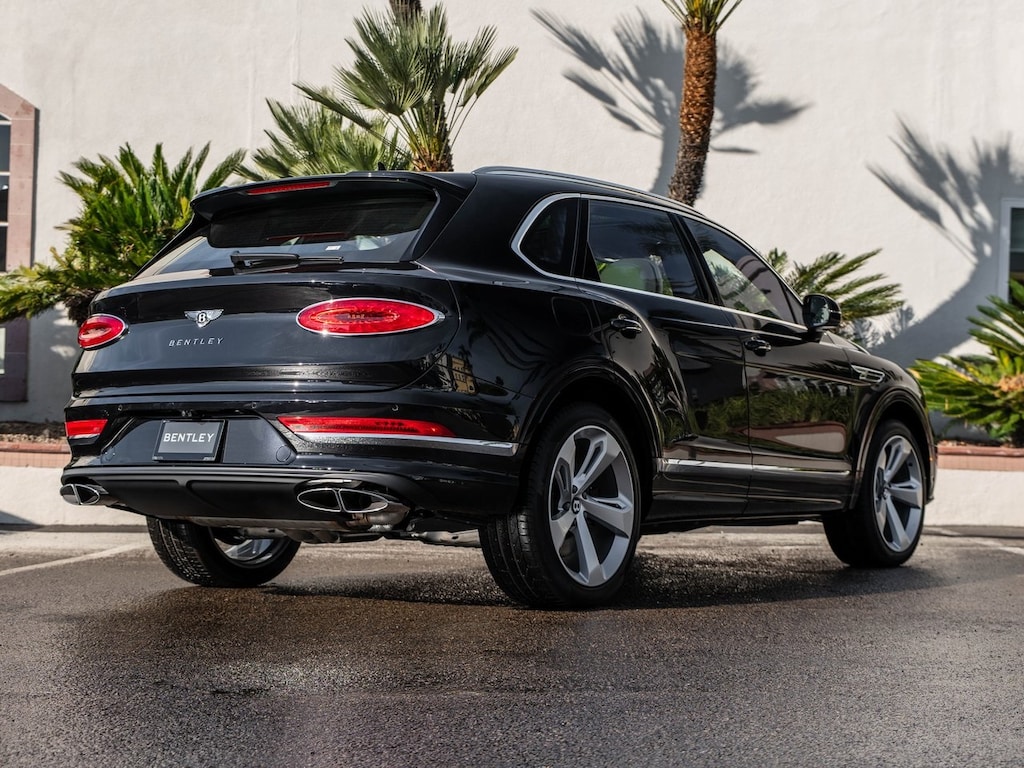 New 2025 Bentley Bentayga V8 SUV