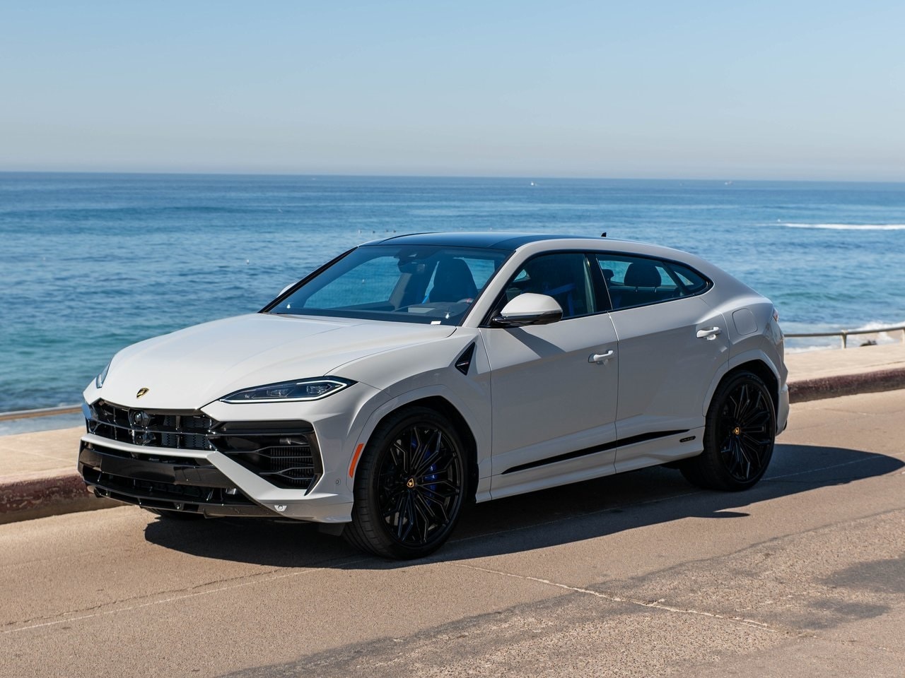 2025 Lamborghini Urus SE's photo