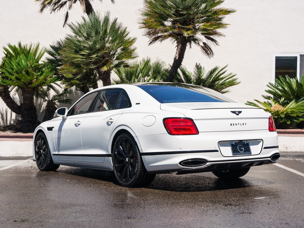 2025 Bentley Flying Spur photo 3