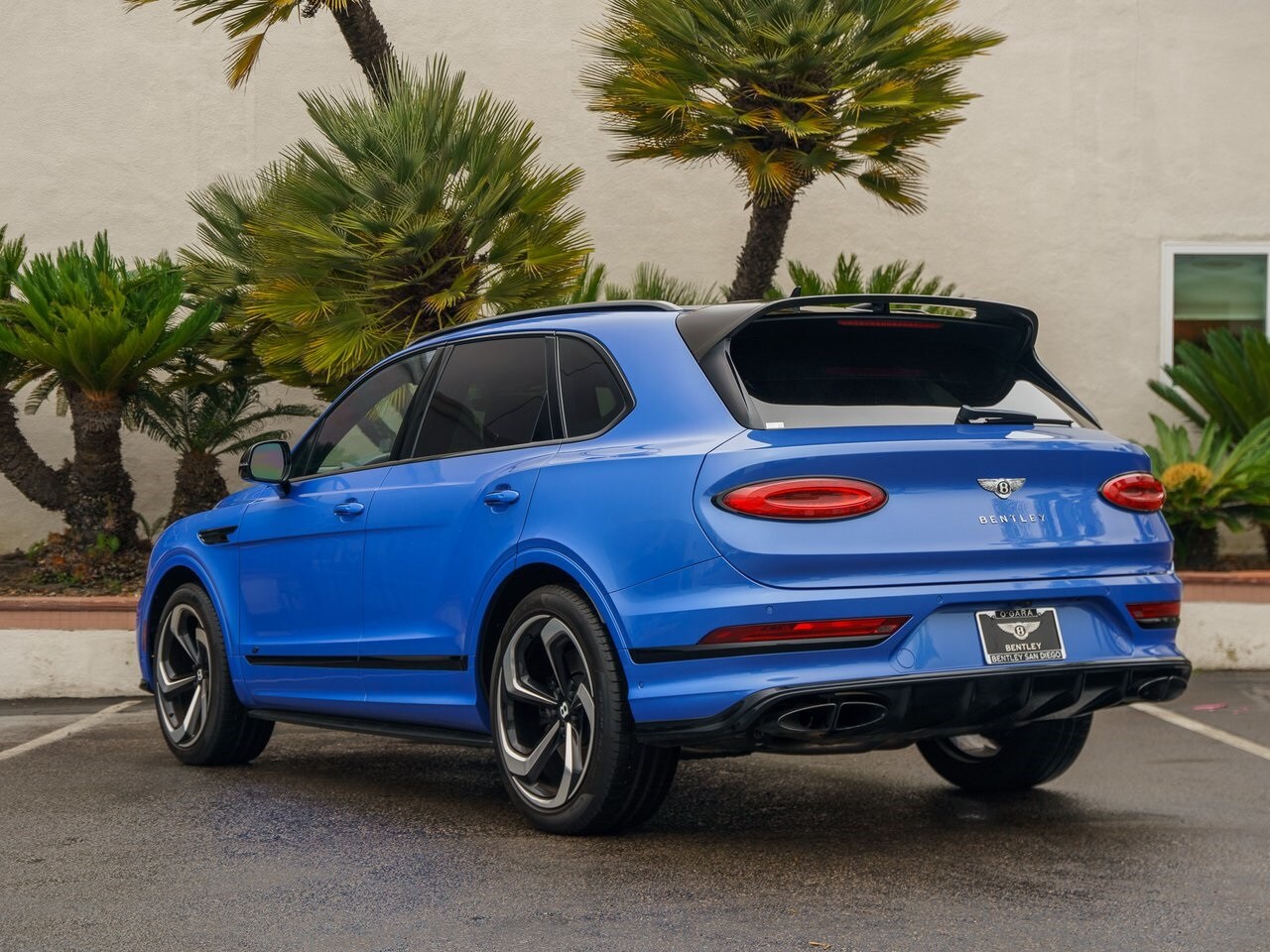 2022 Bentley Bentayga S photo 3