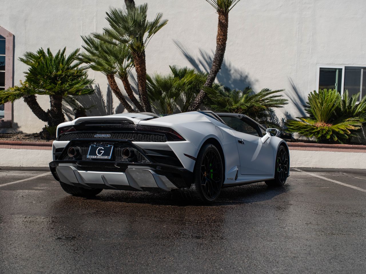 2023 Lamborghini Huracan EVO photo 2