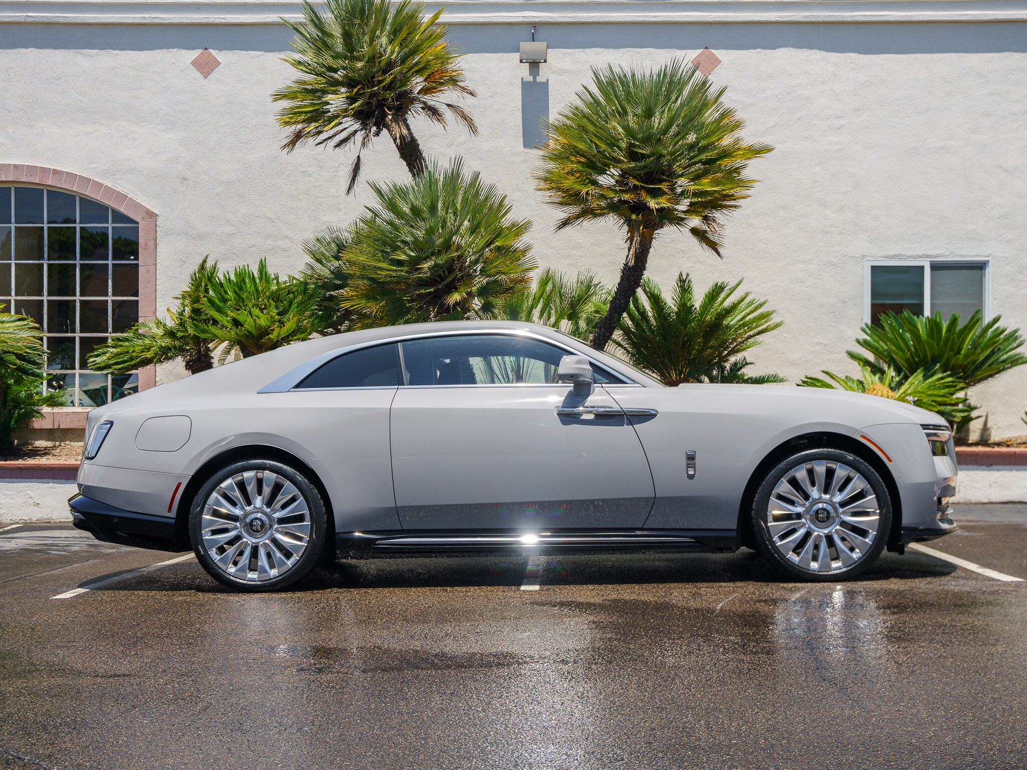 2024 Rolls Royce Spectre RR photo 3