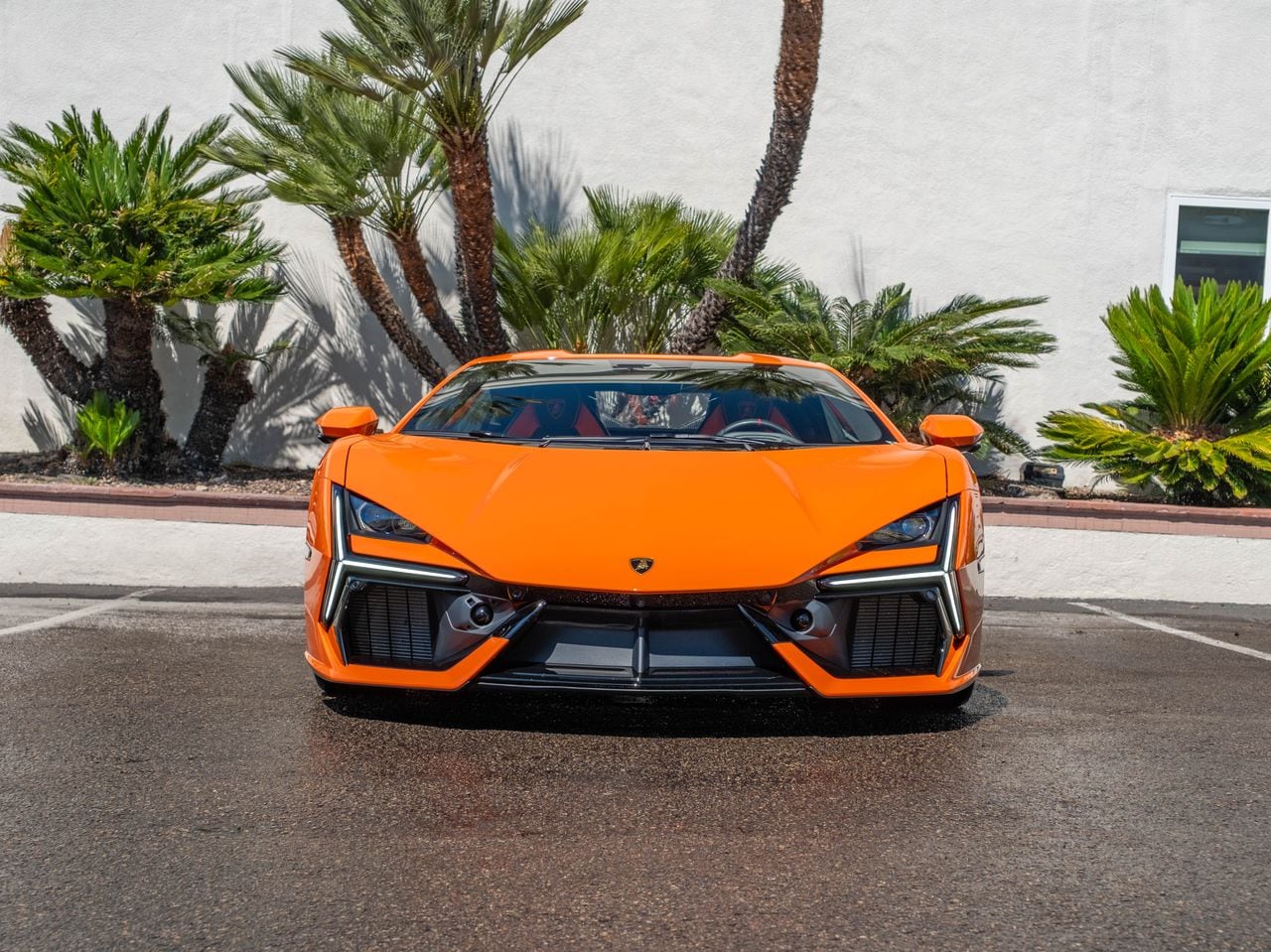 2025 Lamborghini Revuelto Base photo 4