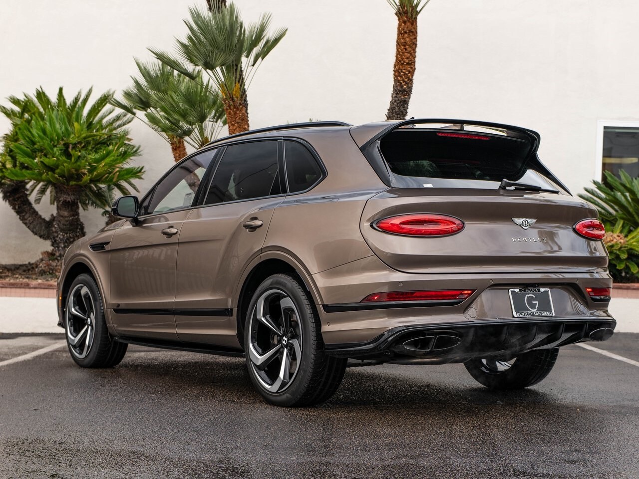 2022 Bentley Bentayga S photo 3