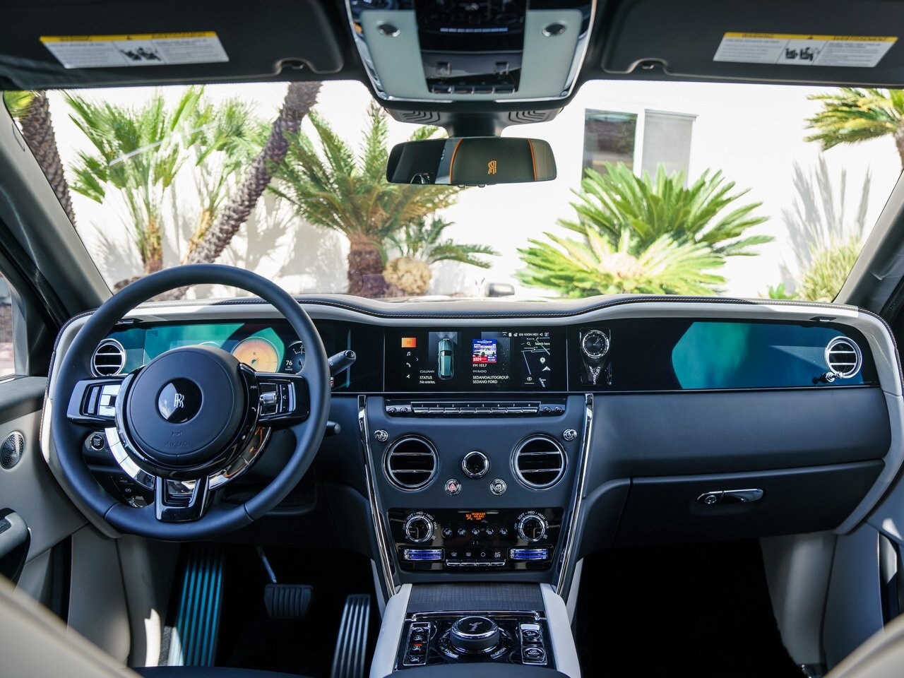 2025 Rolls Royce Cullinan RR photo 3