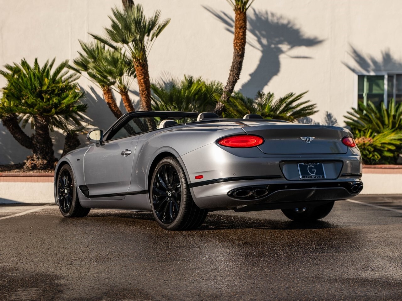 2024 Bentley Continental GTC V8 photo 3