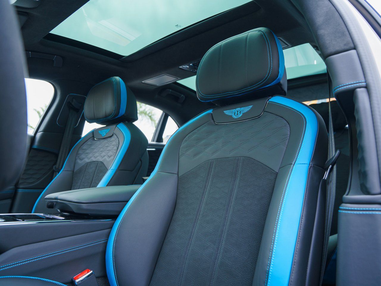 2025 Bentley Flying Spur Speed photo 3