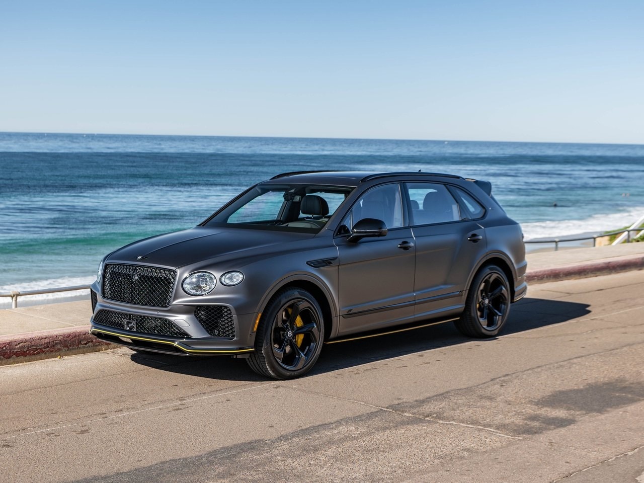 2025 Bentley Bentayga Black Edition's photo
