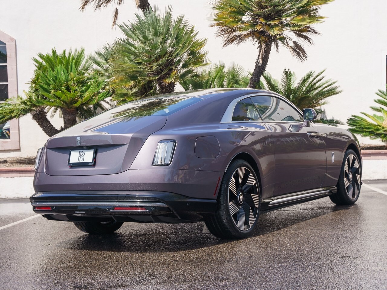 2025 Rolls Royce Spectre photo 2