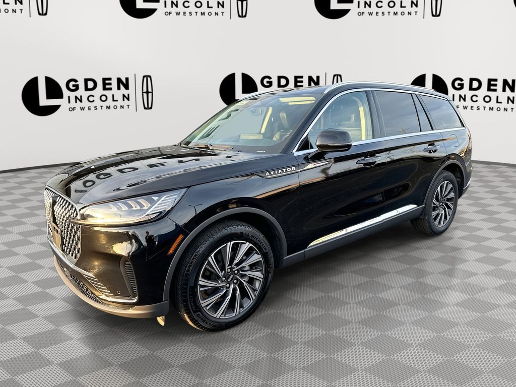 2026 Lincoln Aviator Livery AWD's photo