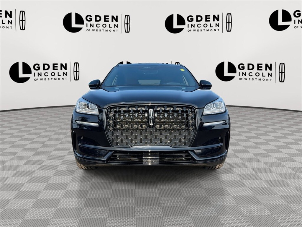 2025 Lincoln Corsair Grand Touring photo 3