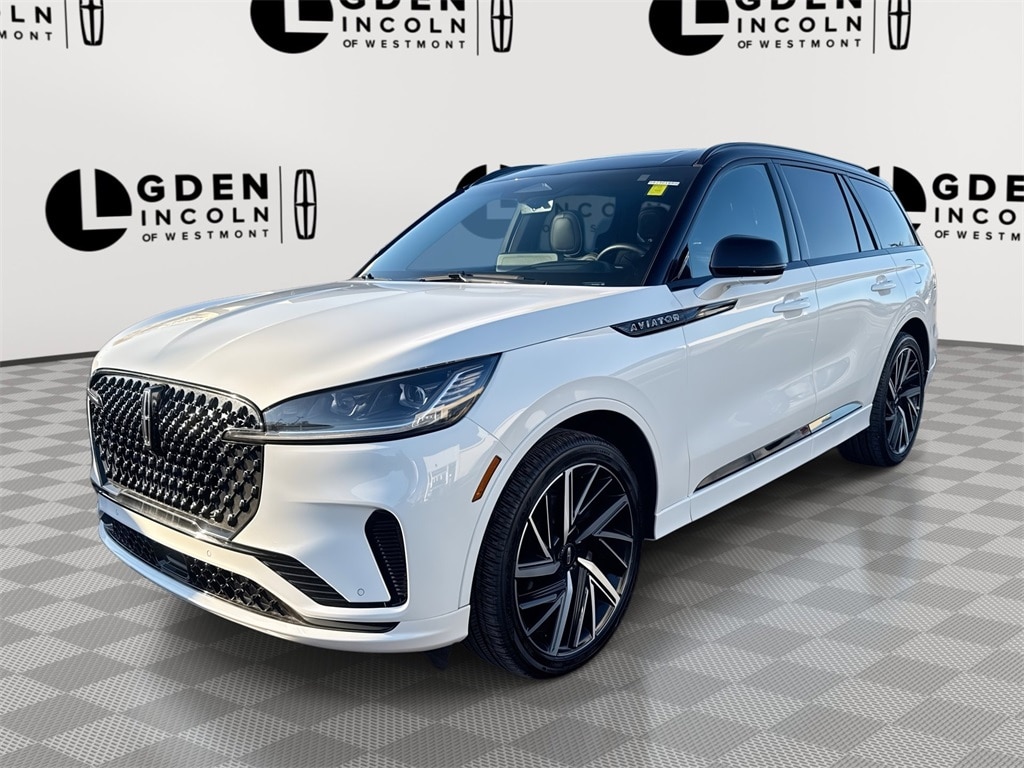 2025 Lincoln Aviator Black Label's photo