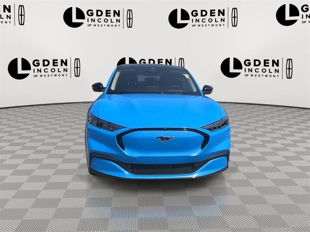 2024 Ford Mustang Mach-E Premium photo 3