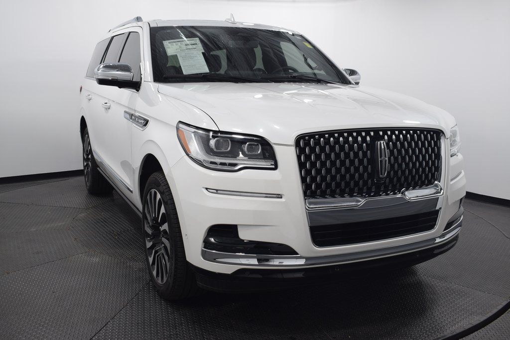 Used 2023 Lincoln Navigator Black Label with VIN 5LMJJ2TG1PEL12596 for sale in Westmont, IL