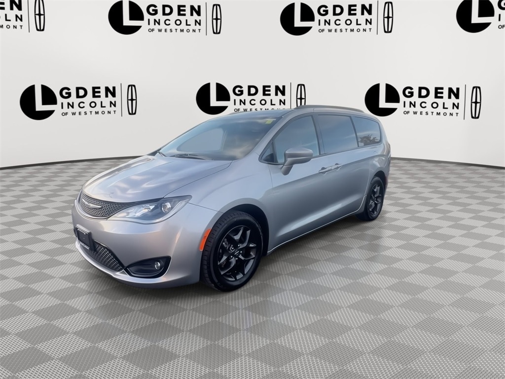 Used 2019 Chrysler Pacifica Touring L Plus Minivan/Van