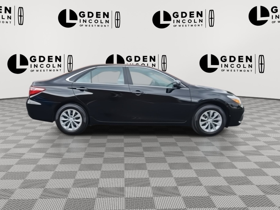 Used 2017 Toyota Camry LE with VIN 4T1BF1FKXHU366022 for sale in Westmont, IL