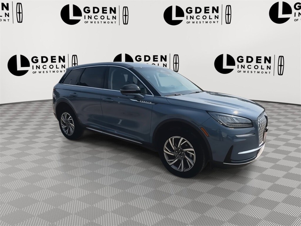 2023 Lincoln Corsair Standard photo 2