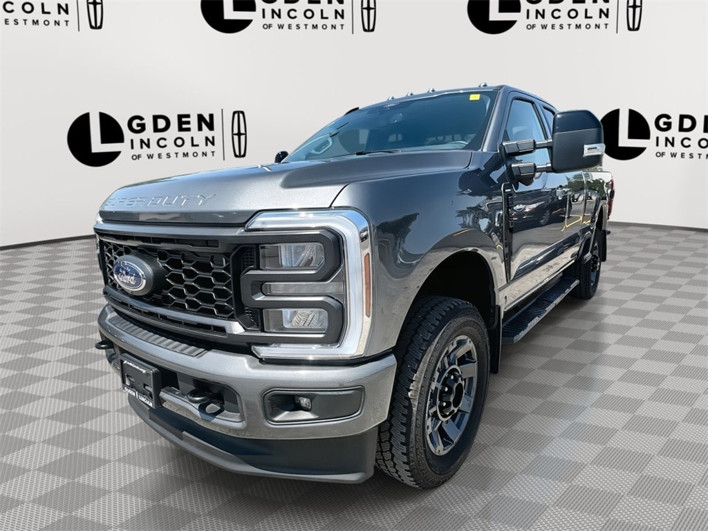 2024 Ford F-350 Super Duty Lariat's photo