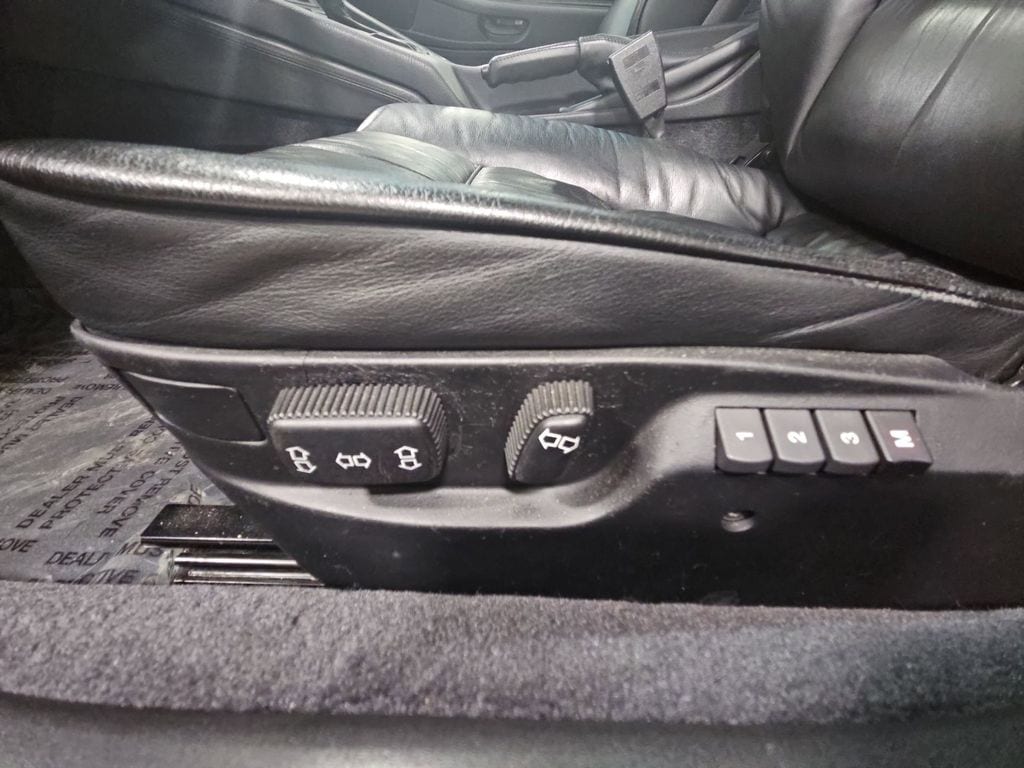 1995 BMW 8 Series - Photo 14
