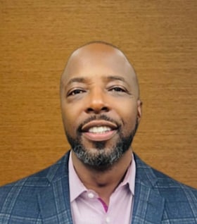 Staff member Shannon Mandeldove from ID_bce4b491e4ec