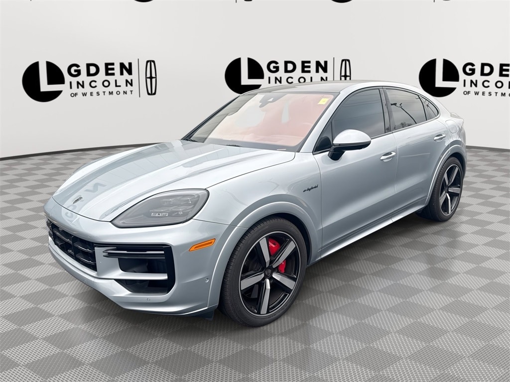 2025 Porsche Cayenne Coup Turbo E-Hybrid's photo