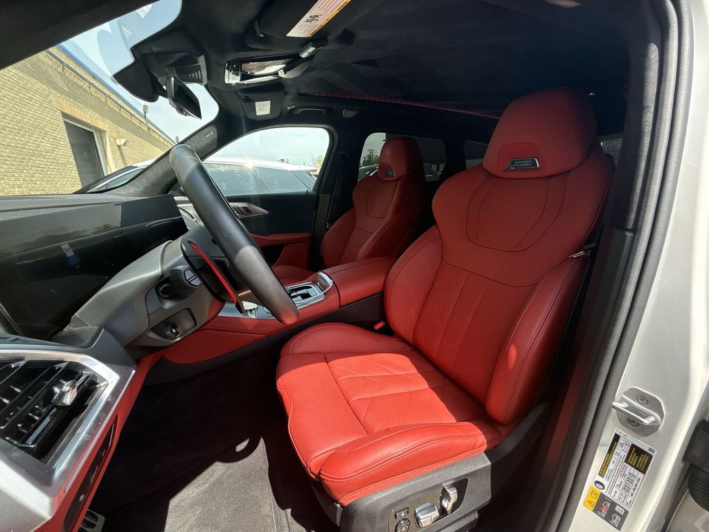 2025 BMW XM Base - Photo 13