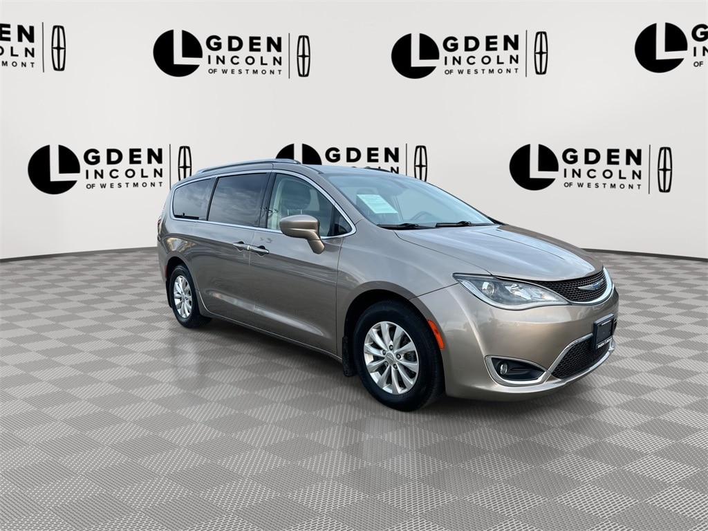 Used 2018 Chrysler Pacifica Touring L with VIN 2C4RC1BG9JR294326 for sale in Westmont, IL