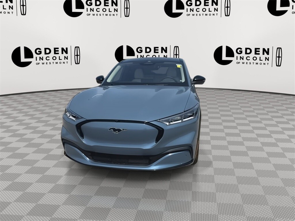 2023 Ford Mustang Mach-E Premium photo 3