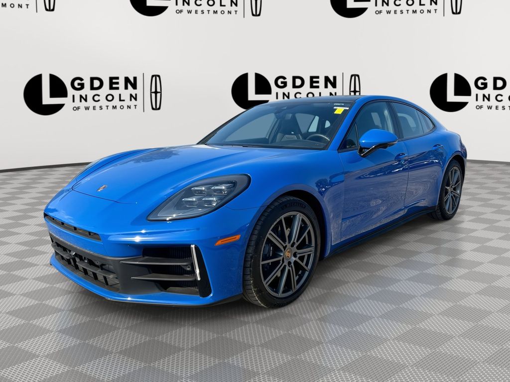 2025 Porsche Panamera 4's photo