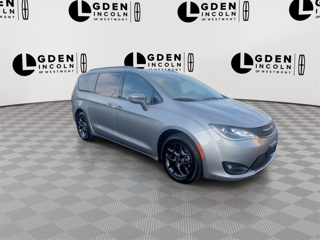 Used 2019 Chrysler Pacifica Touring L Plus Minivan/Van
