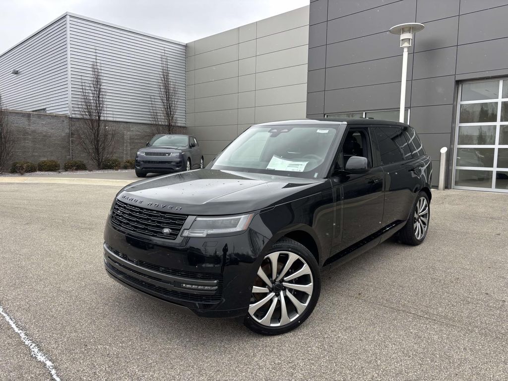 2026 Land Rover Range Rover SE's photo