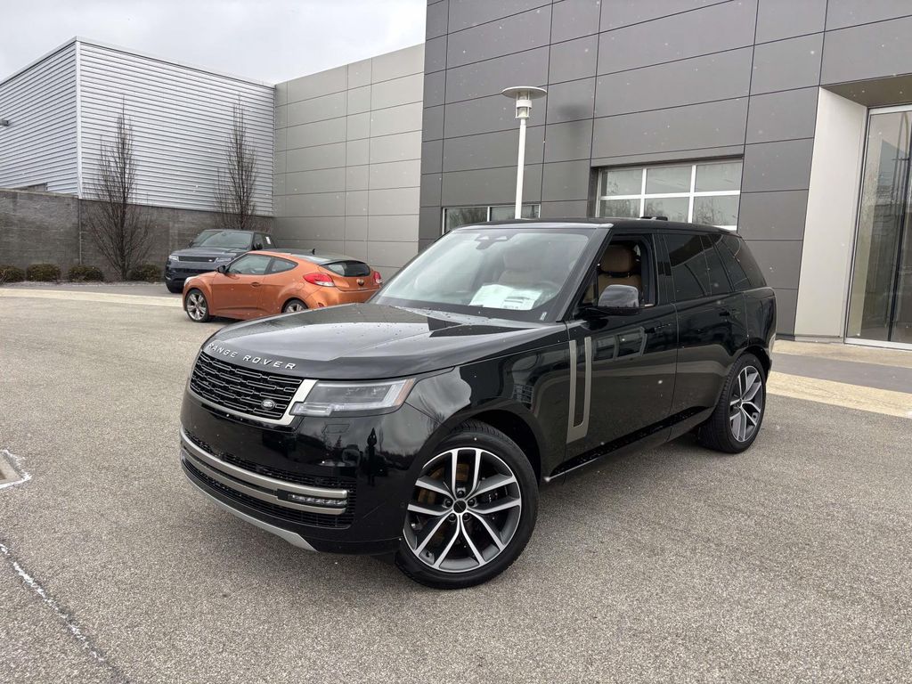 2026 Land Rover Range Rover SE's photo