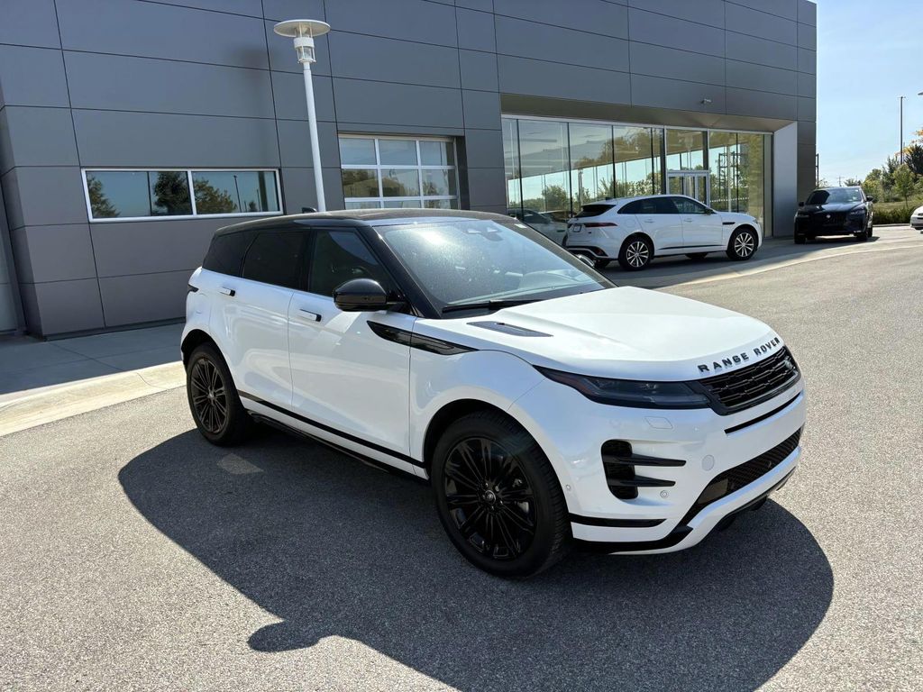 2024 Land Rover Range Rover Evoque photo 3