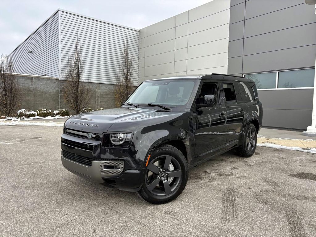 2023 Land Rover Defender X-Dynamic SE's photo