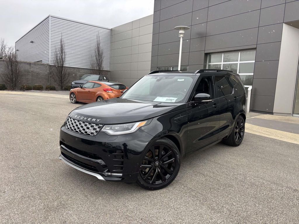 2026 Land Rover Discovery Gemini Edition's photo