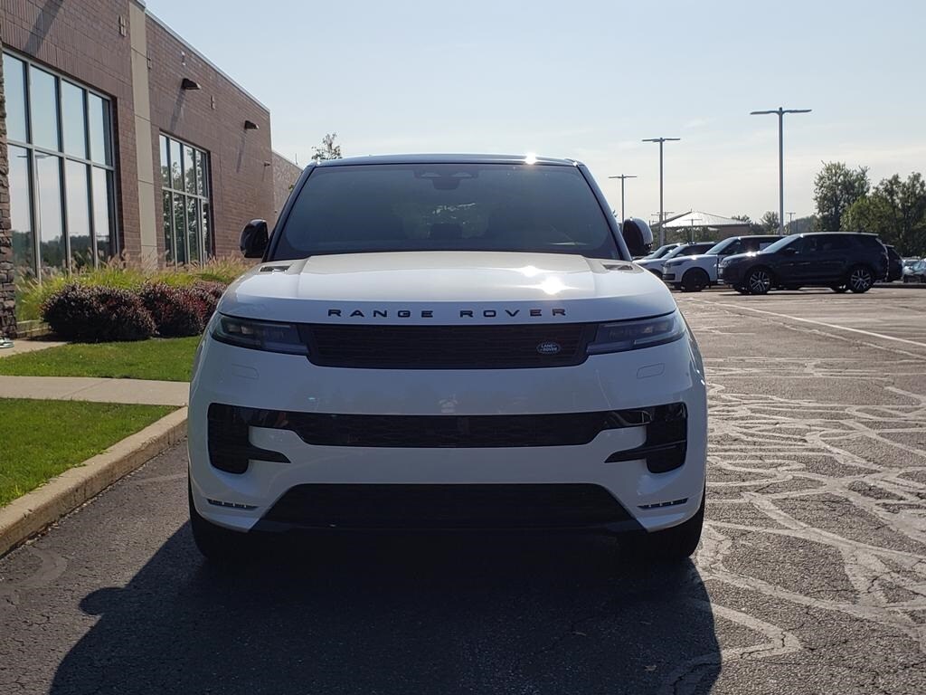 2025 Land Rover Range Rover Sport SE photo 2