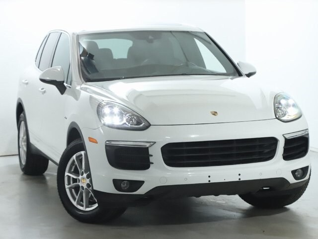2015 Porsche Cayenne Diesel photo 2