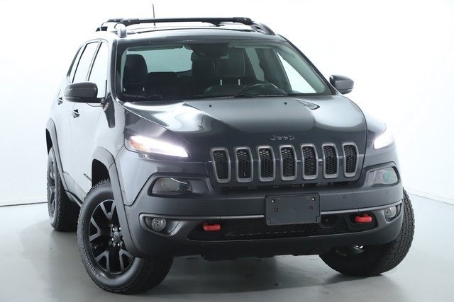 Used 2018 Jeep Cherokee Trailhawk with VIN 1C4PJMBX3JD611390 for sale in Solon, OH