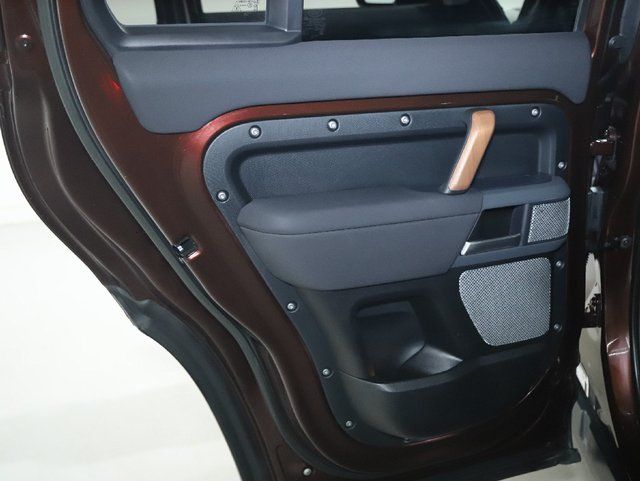 2023 Land Rover Defender X-Dynamic SE - Photo 35