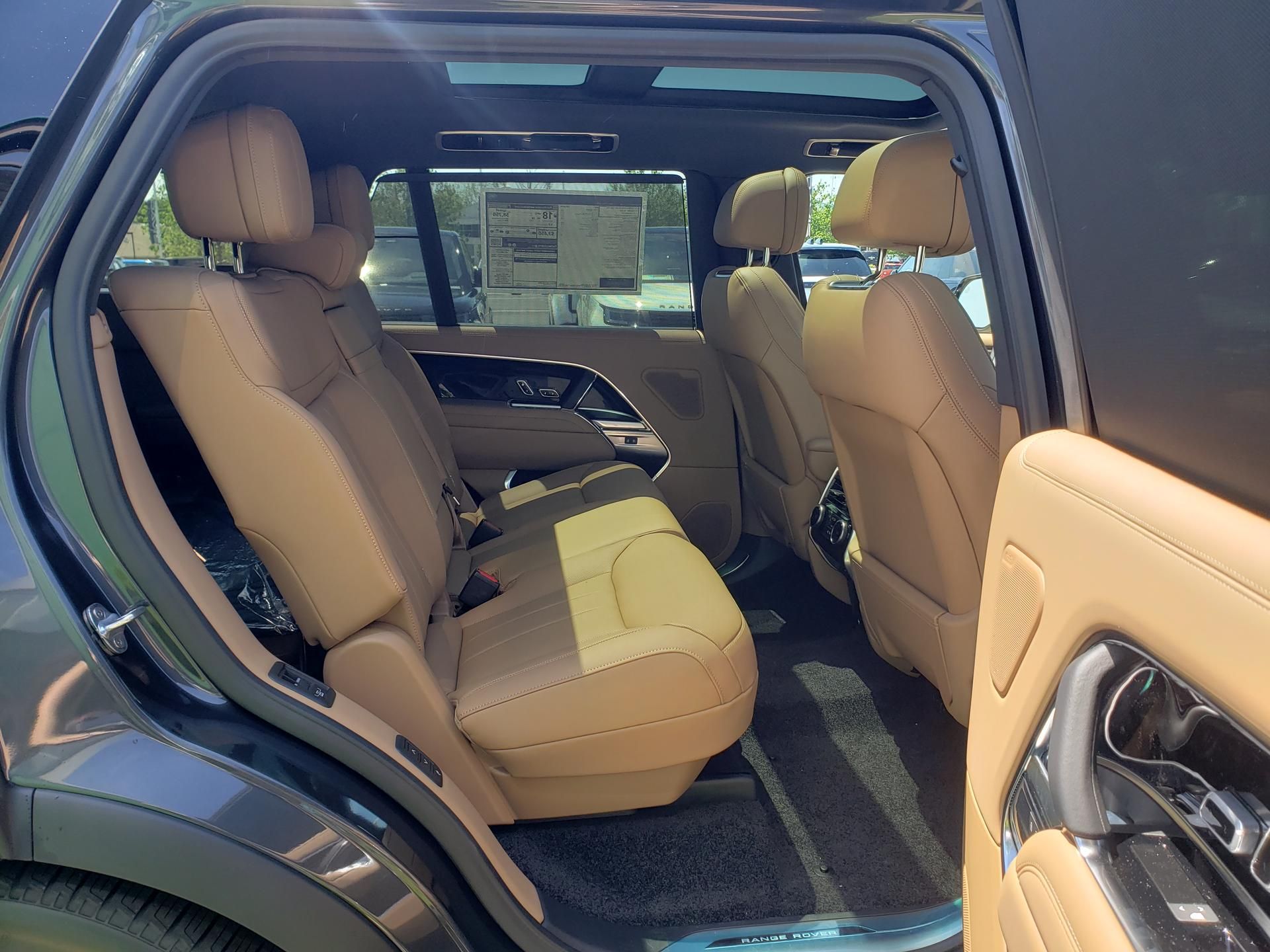 2026 Land Rover Range Rover SE - Photo 15