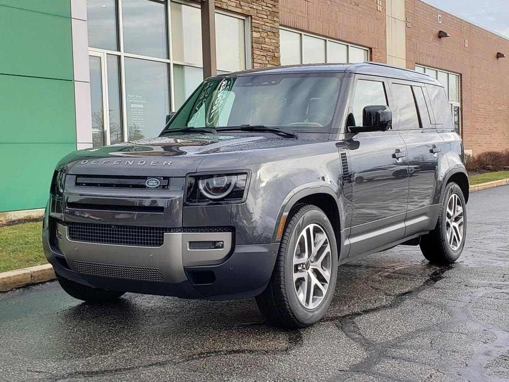 2026 Land Rover Defender S's photo