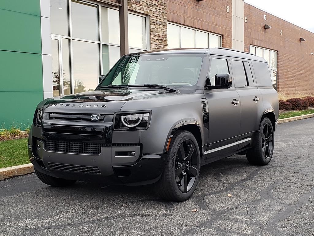 2026 Land Rover Defender V8's photo