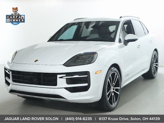 2025 Porsche Cayenne GTS