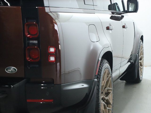 2023 Land Rover Defender X-Dynamic SE - Photo 8