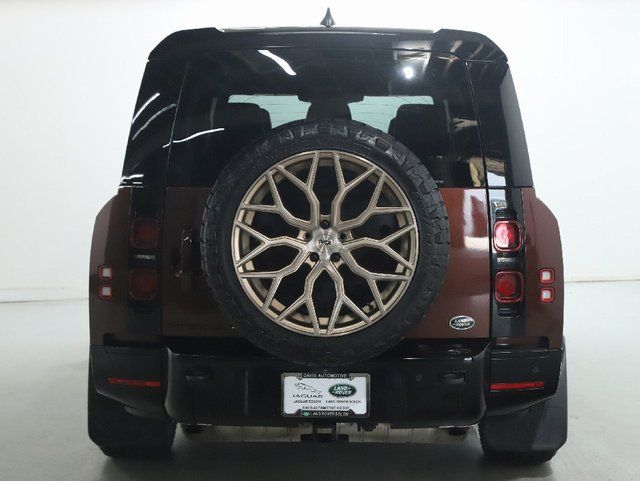 2023 Land Rover Defender X-Dynamic SE - Photo 7