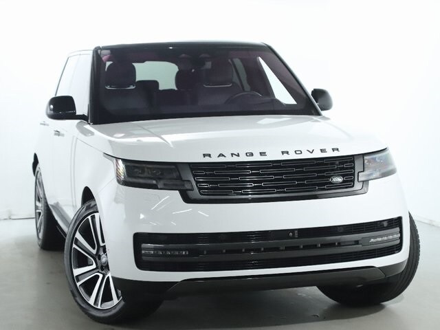 2023 Land Rover Range Rover SE photo 2