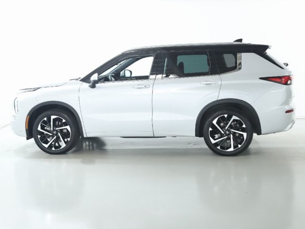 Used 2023 Mitsubishi Outlander SEL SUV