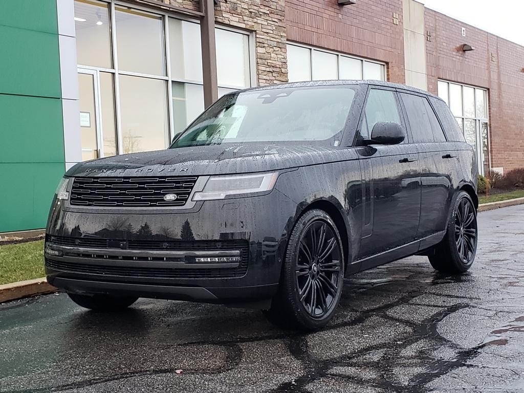 2025 Land Rover Range Rover SE's photo