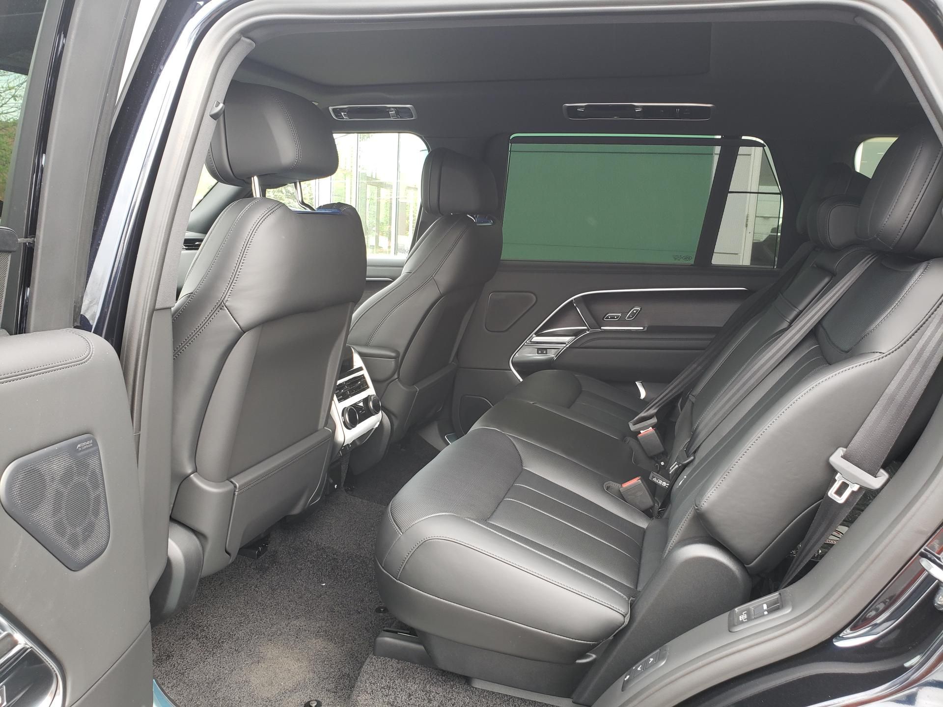 2026 Land Rover Range Rover SE - Photo 13