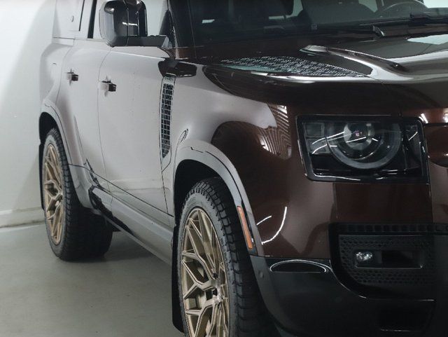 2023 Land Rover Defender X-Dynamic SE - Photo 12